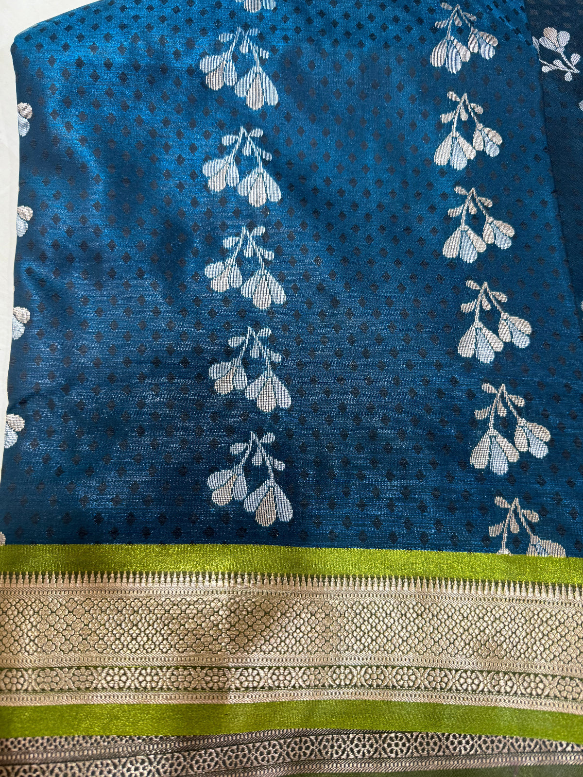 Exquisite Blue and Gold Silk Saree - D00046