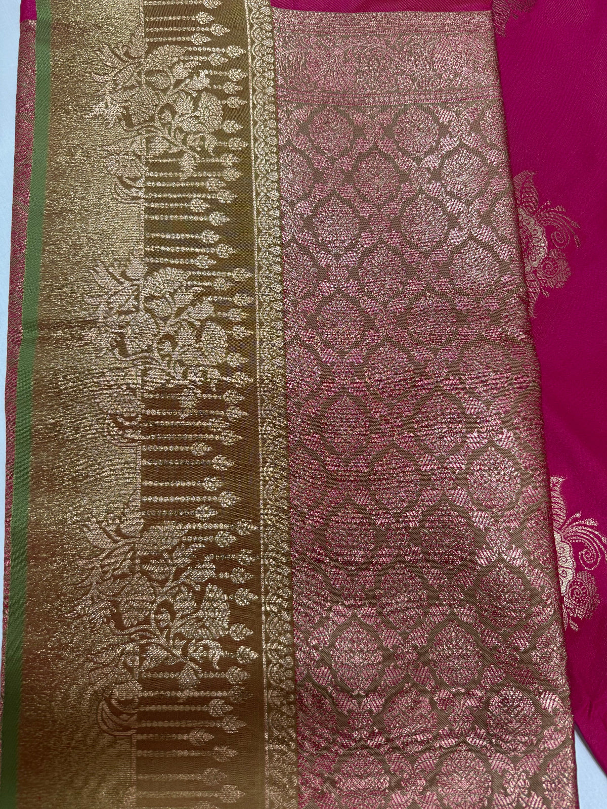 Red and gold border Banarasi Soft Silk Saree - D00033
