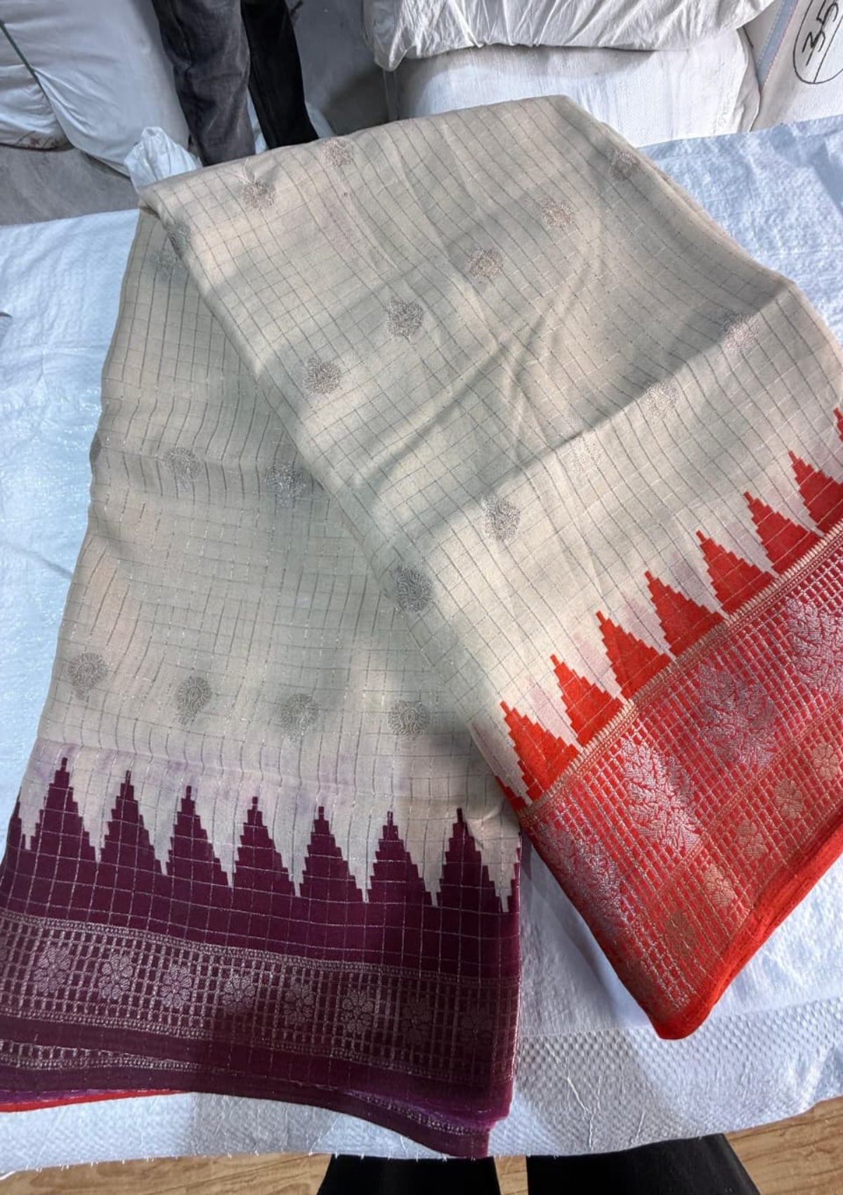 Classic Checkered Silk Saree with Contrast Temple Borders & Zari Woven Motifs - D00039