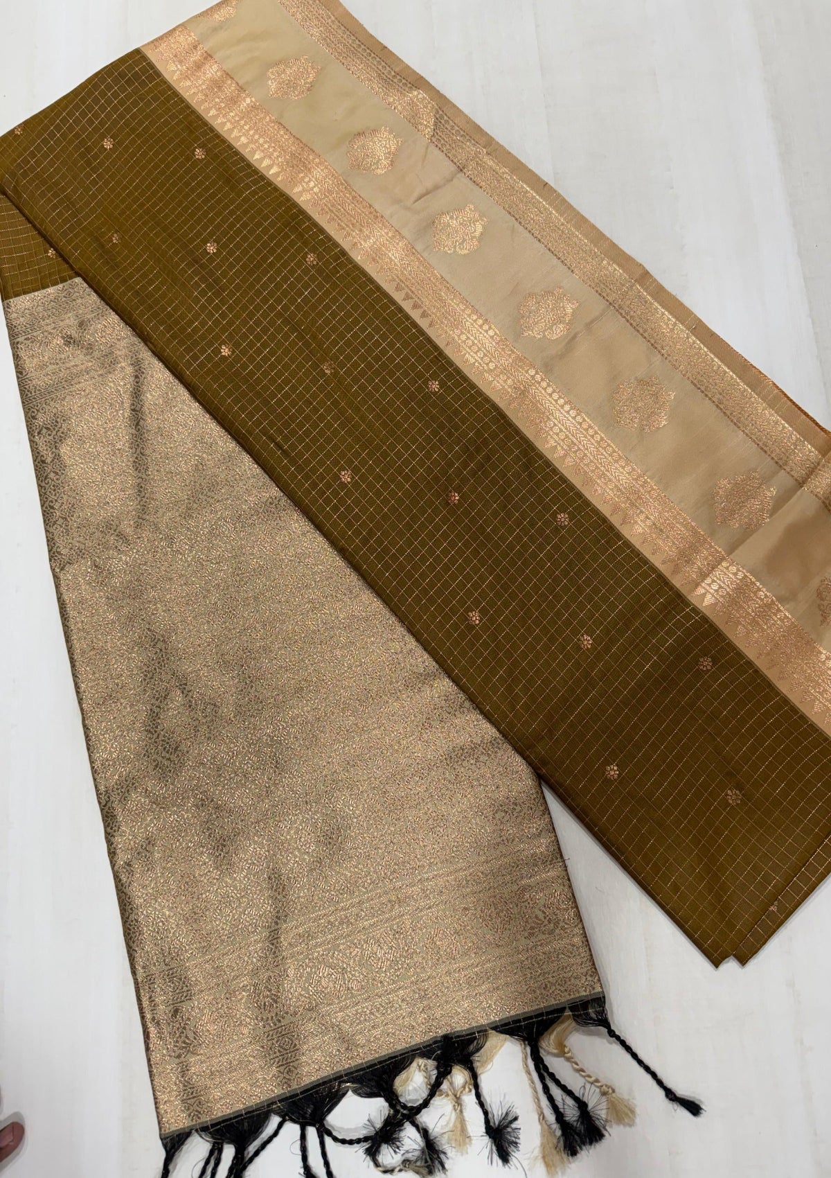 Olive Green & Beige Chanderi Silk Saree - D00055