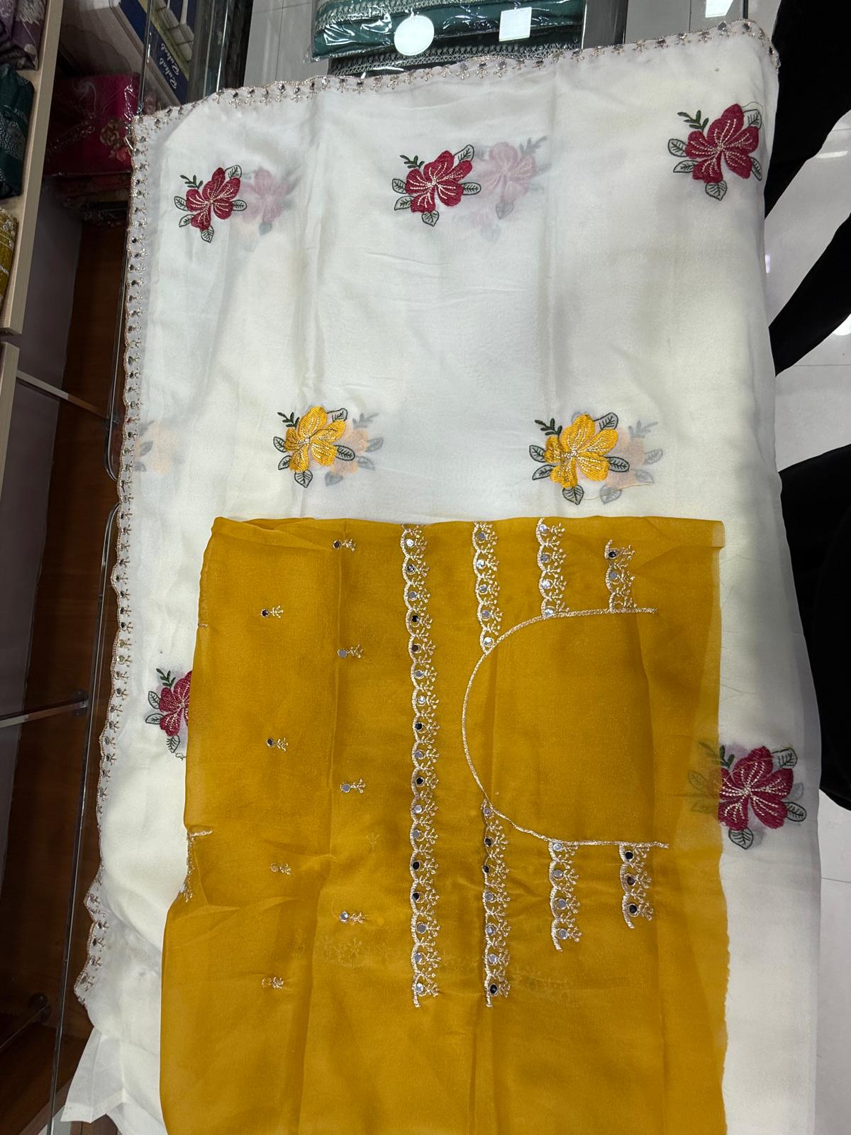 Premium organza / soft tissue blend (lightweight & sheer finish) - D0001